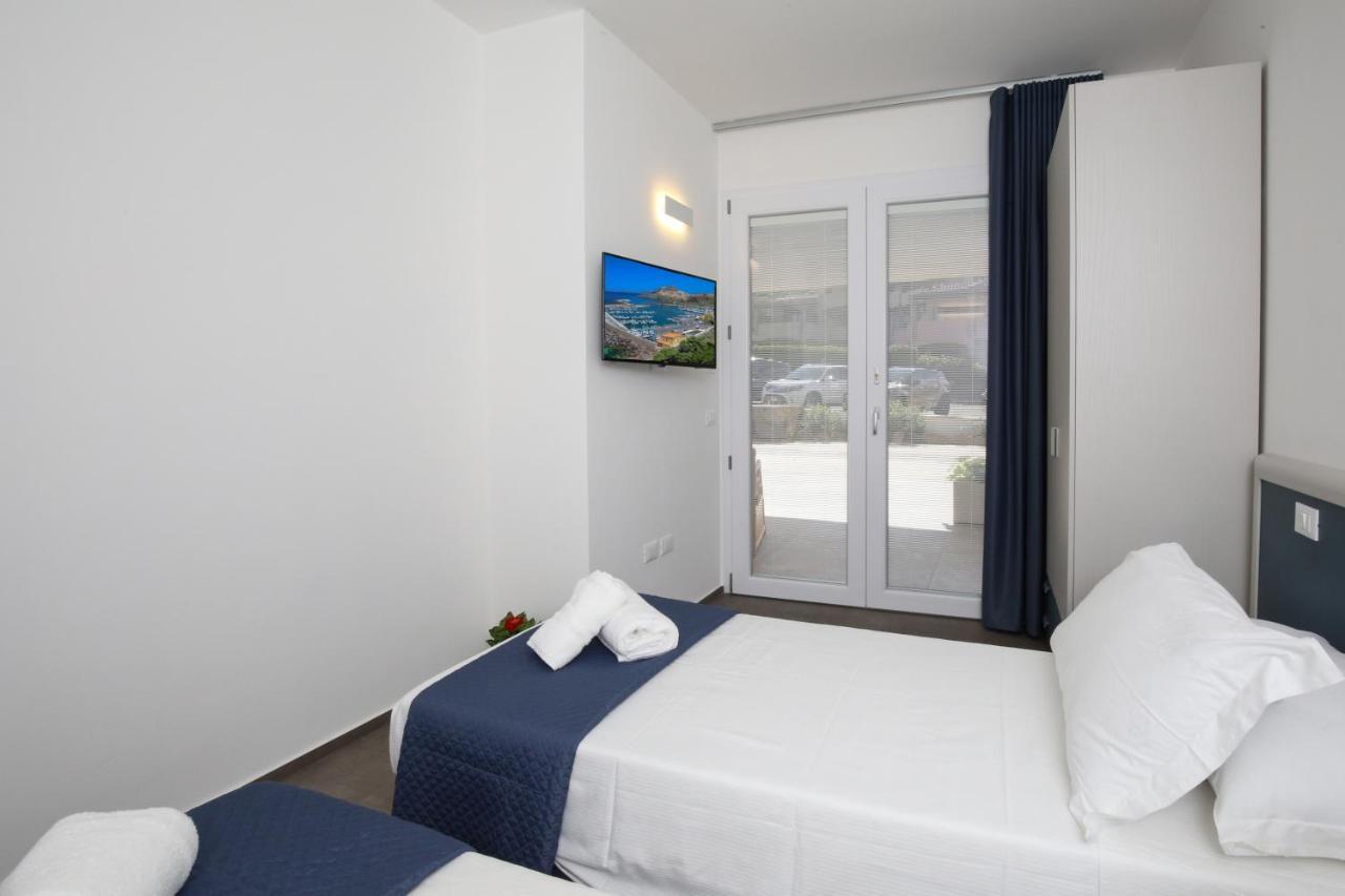 Appartamento Casa Vacanza Le Terrazze Via Parigi,23 كاستيلساردو المظهر الخارجي الصورة