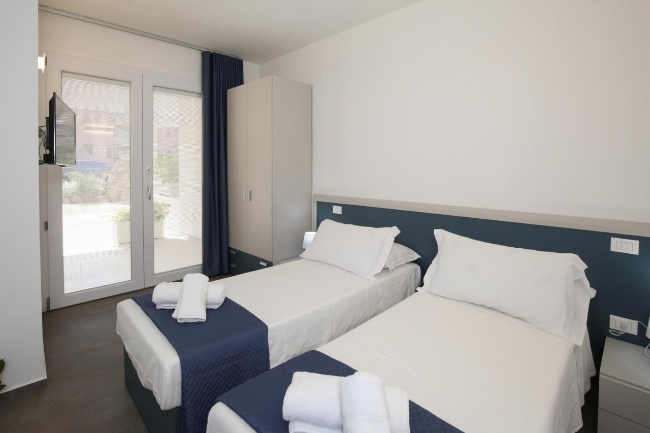 Appartamento Casa Vacanza Le Terrazze Via Parigi,23 كاستيلساردو المظهر الخارجي الصورة