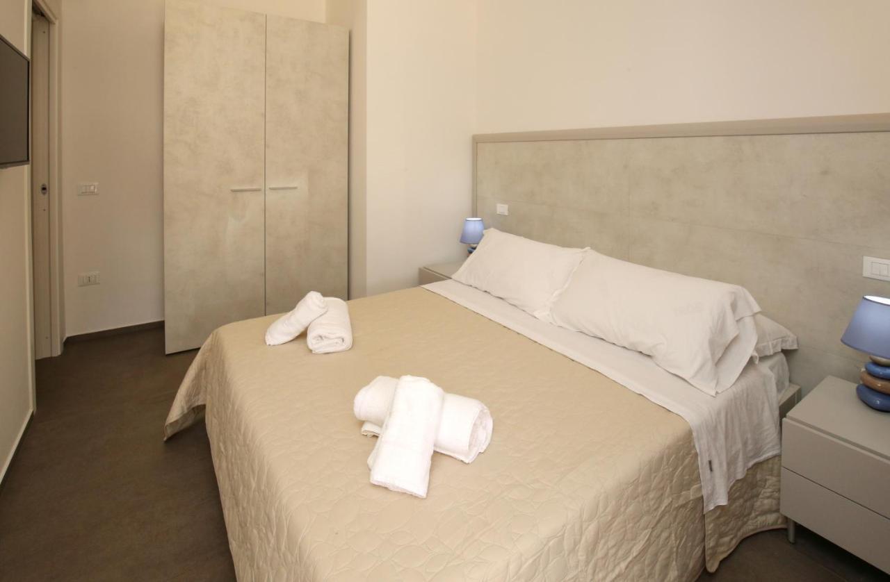 Appartamento Casa Vacanza Le Terrazze Via Parigi,23 كاستيلساردو المظهر الخارجي الصورة