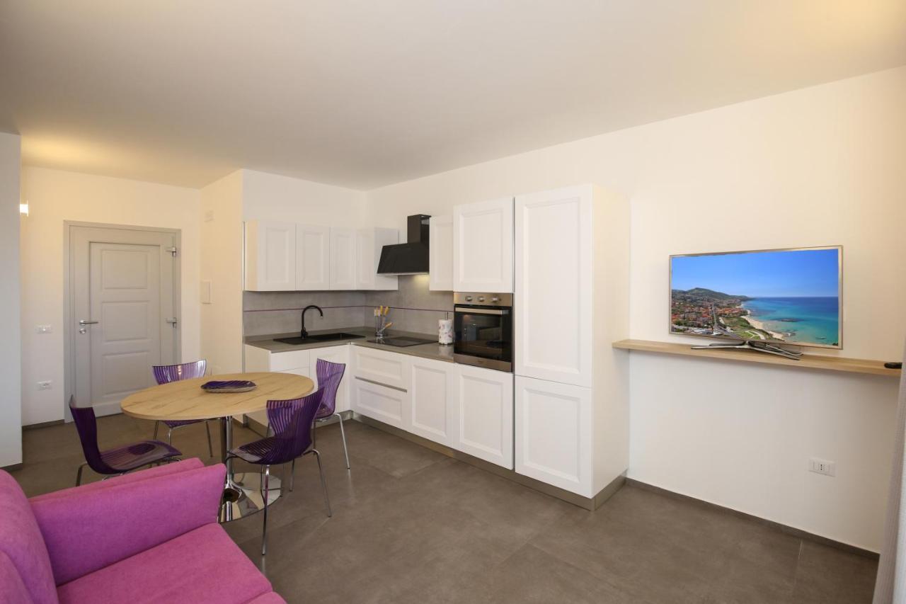Appartamento Casa Vacanza Le Terrazze Via Parigi,23 كاستيلساردو المظهر الخارجي الصورة